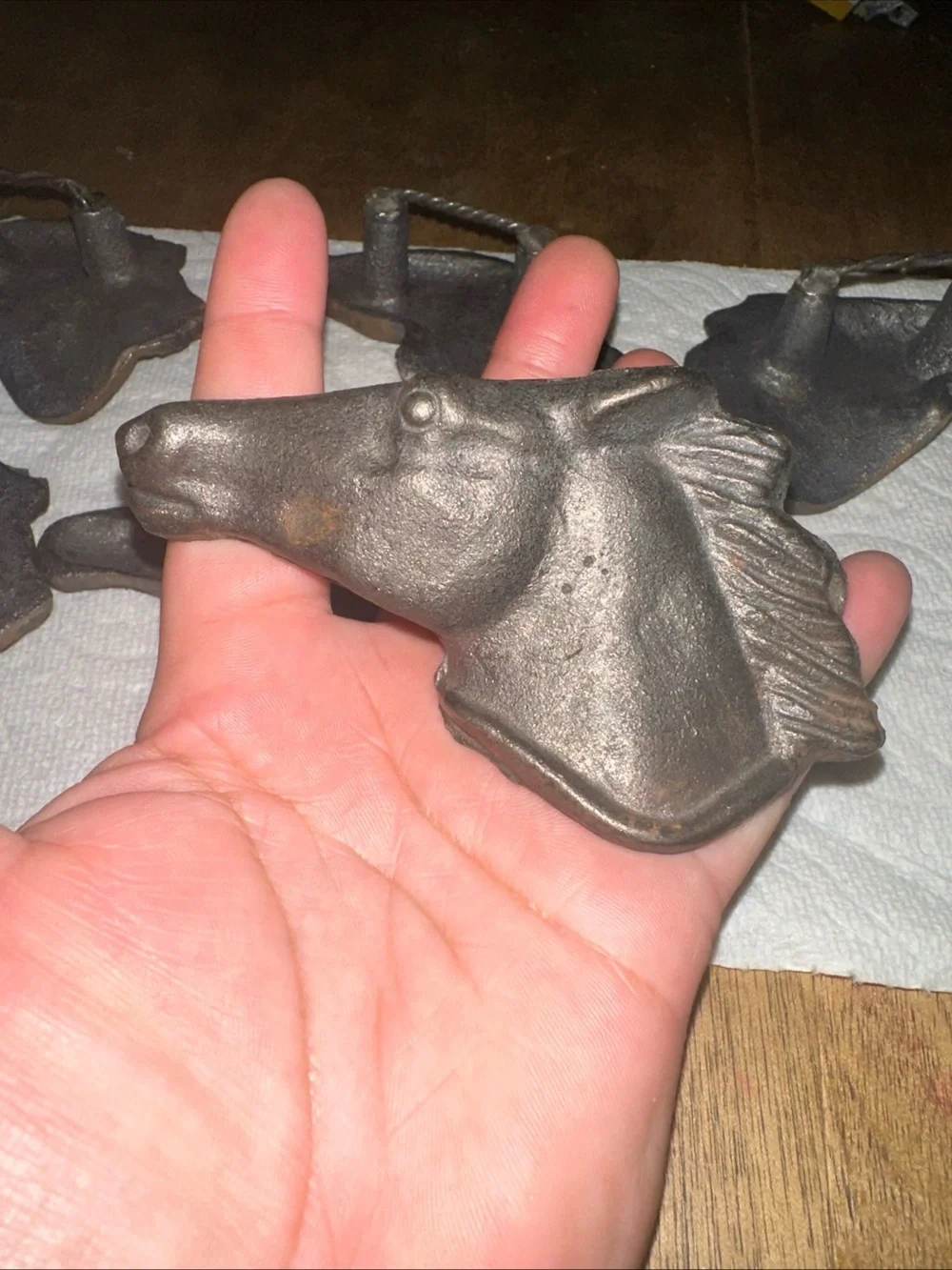 Decorative Cast Iron Horse Head 2”x3”napkins ring set of 6 dark gray